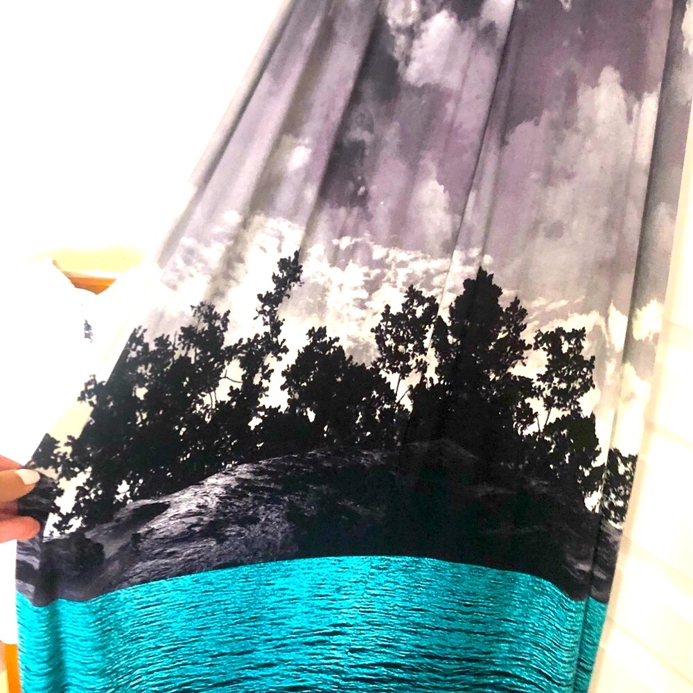 New never worn Karen Kane Summer magnificent artistic print maxi dress. Stunning